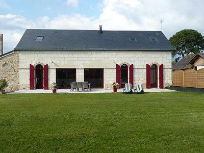 Jolie Maison De Campagne En Pierre De Tuffeau Longue Экстерьер фото